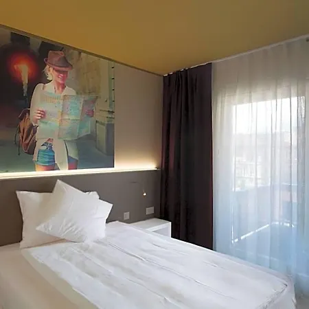 Hotel City Locarno Локарно