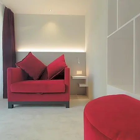 Отель Hotel City Locarno 3*