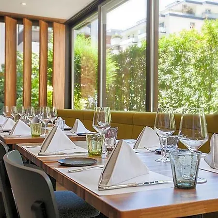 Hotel City Locarno Отель