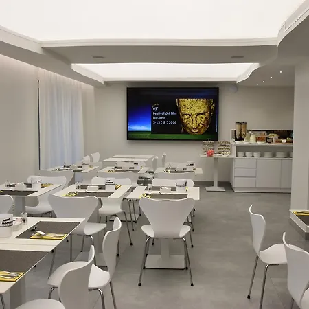 Hotel City Locarno Отель