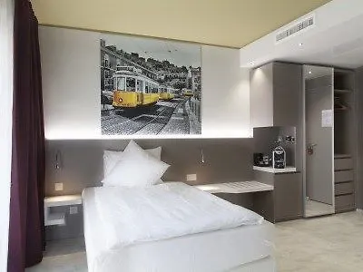Hotel City Locarno فندق لوكارنو