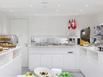 Hotel City Locarno فندق 3*