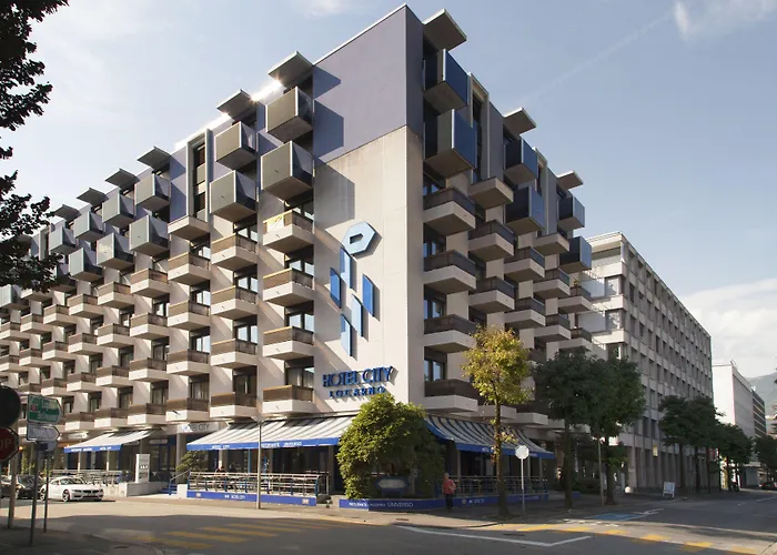 ホテル Hotel City Locarno ロカルノ