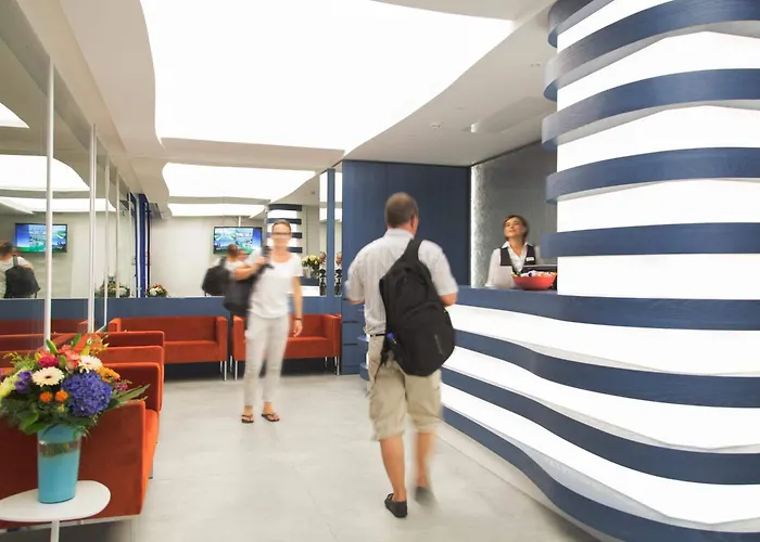 Hotel City Locarno ホテル ロカルノ