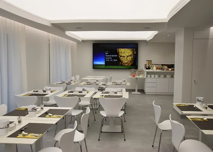 Hotel City Locarno ホテル