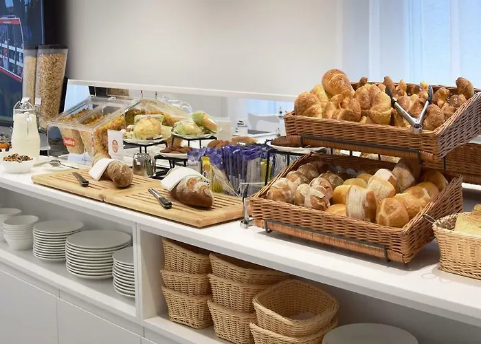 Hotel City Locarno ホテル