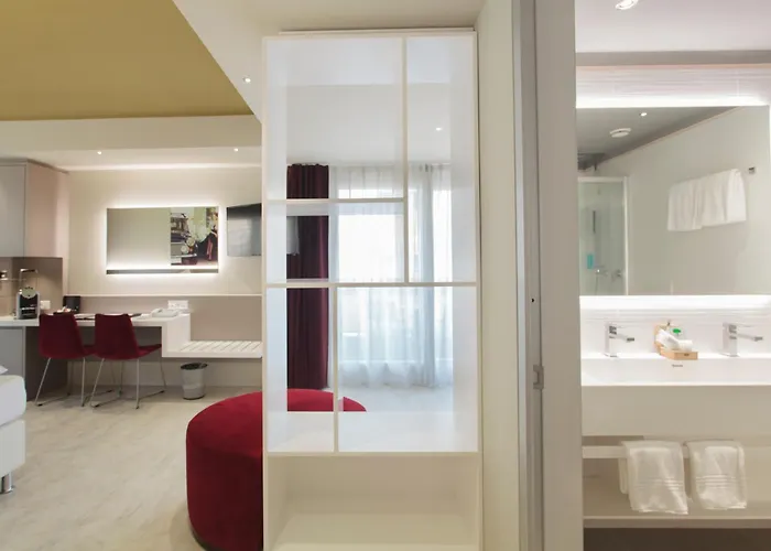 Hotel City Locarno 3* ロカルノ