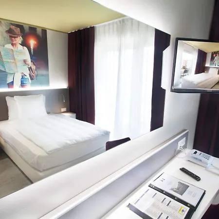מלון Hotel City Locarno 3*