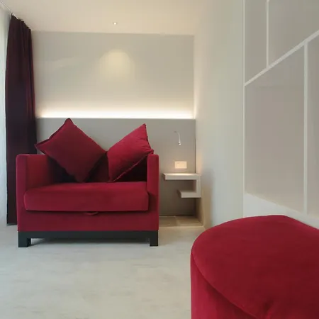 מלון Hotel City Locarno לוקרנו