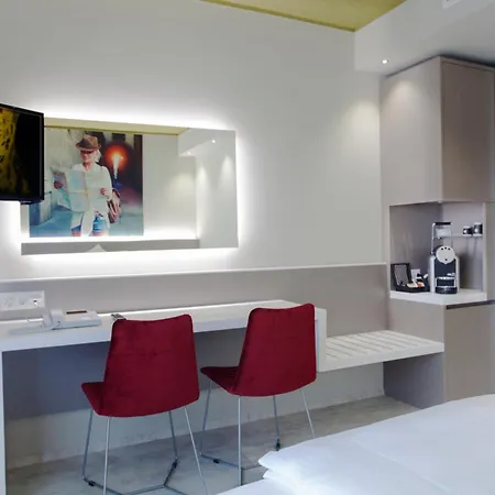 Hotel City Locarno מלון