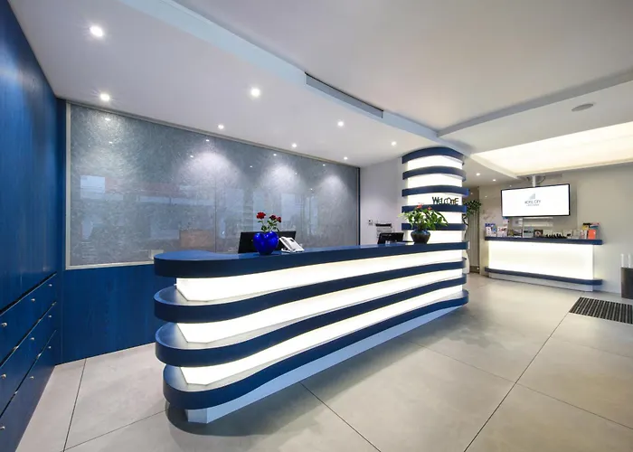 Hotel City Locarno فندق 3*