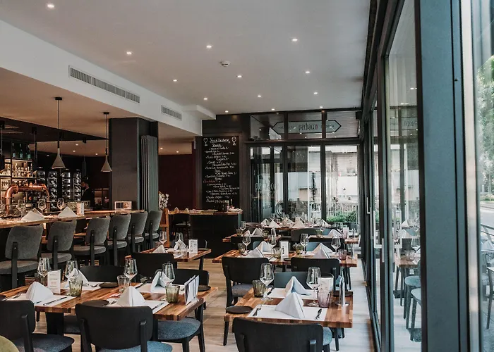 فندق Hotel City Locarno لوكارنو