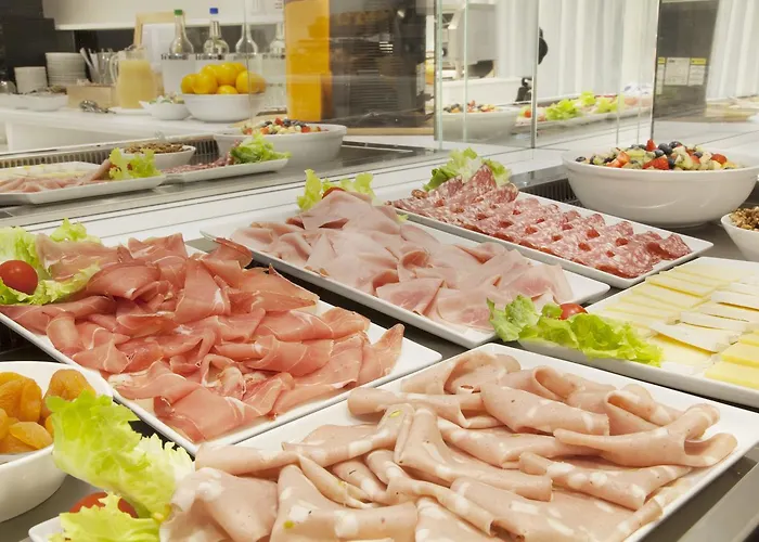 فندق Hotel City Locarno 3*