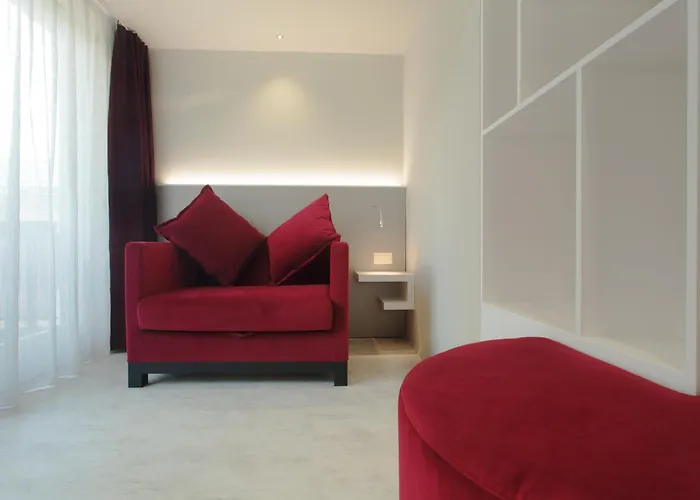 فندق Hotel City Locarno لوكارنو