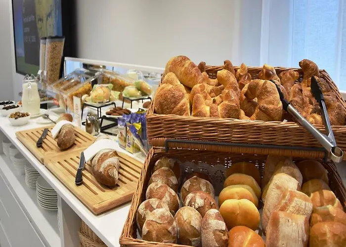 فندق Hotel City Locarno لوكارنو